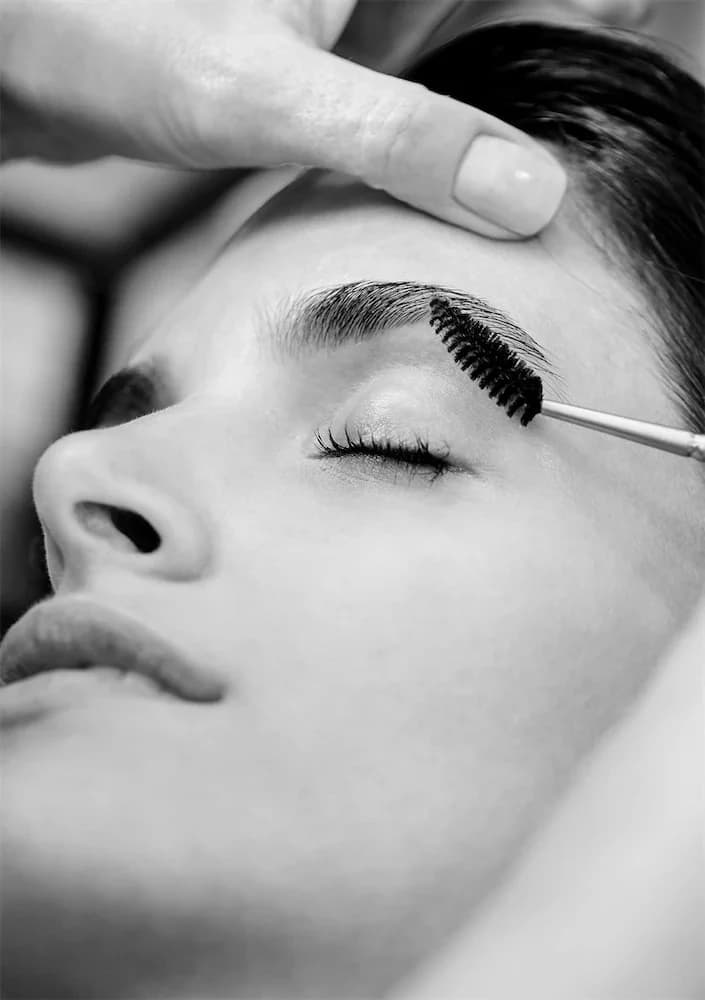 Estilismo de Cejas & Pestañas 1